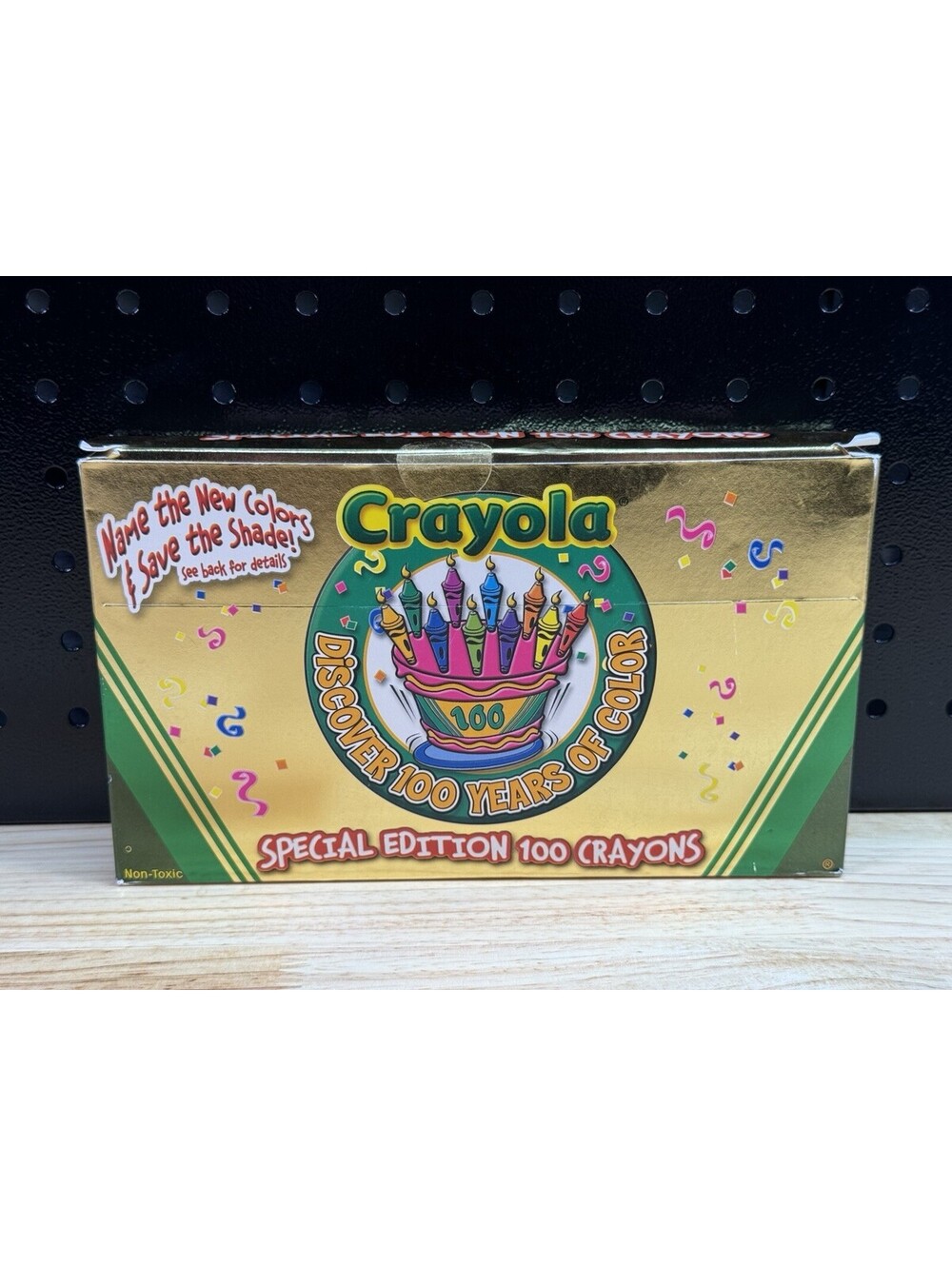 New Vintage 2003 Crayola Special Edition 100 Crayons Name New Colors -Open Box
